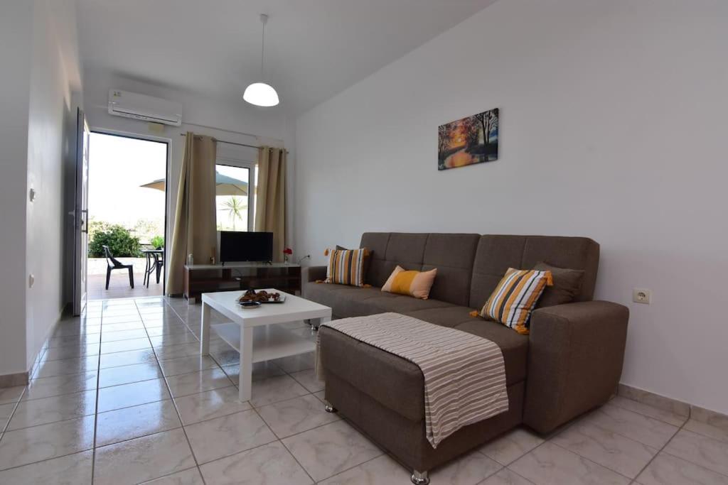 Iakovos Apartments Chorafakia المظهر الخارجي الصورة